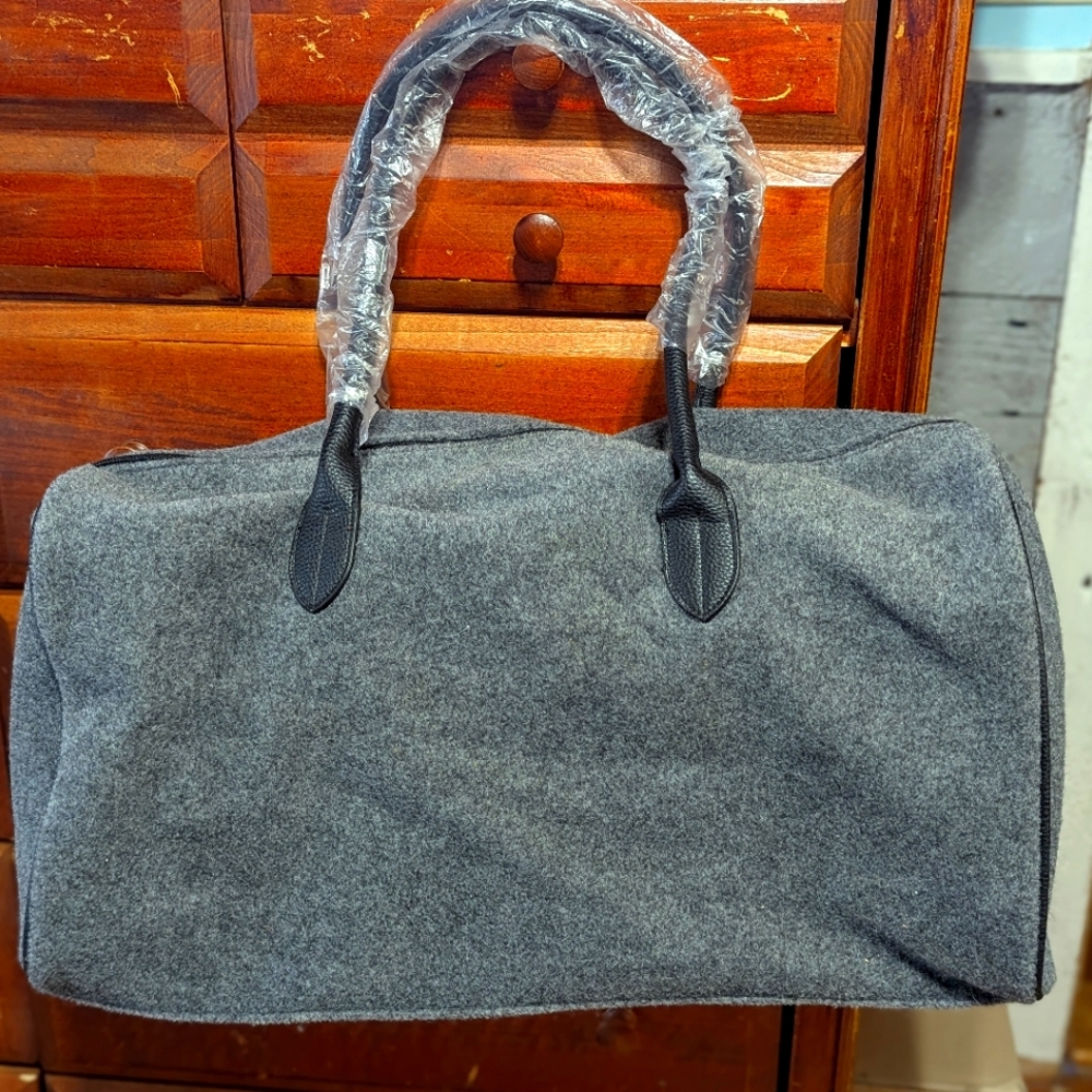 Gray Travel Tote Bag w/zipper